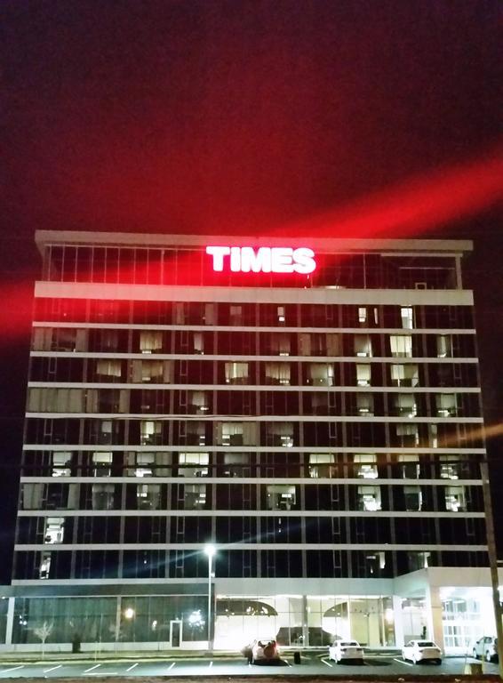 Grand Times Hotel دروموندفيل المظهر الخارجي الصورة